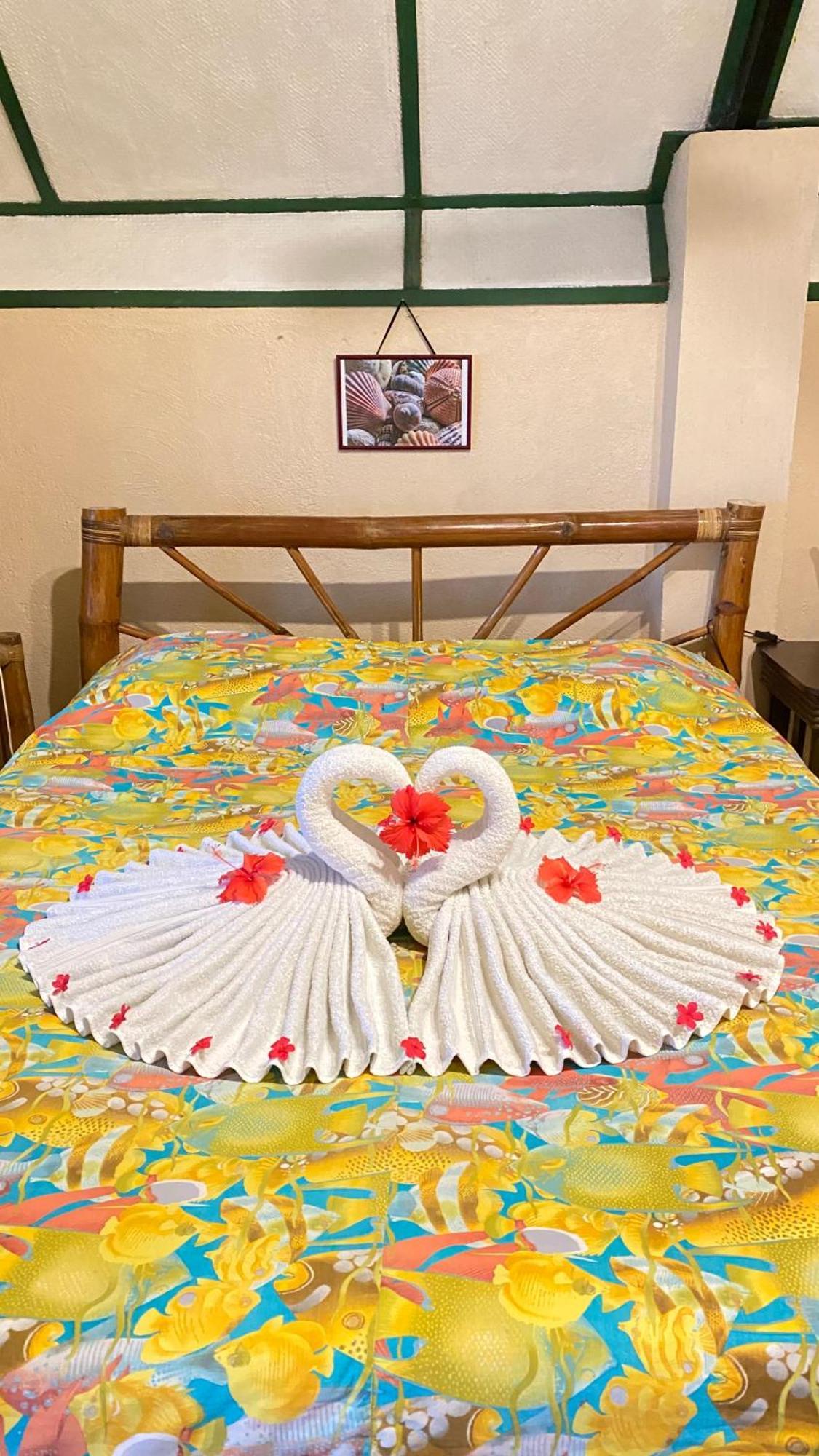 Ravenala Beach Bungalows Moalboal Buitenkant foto