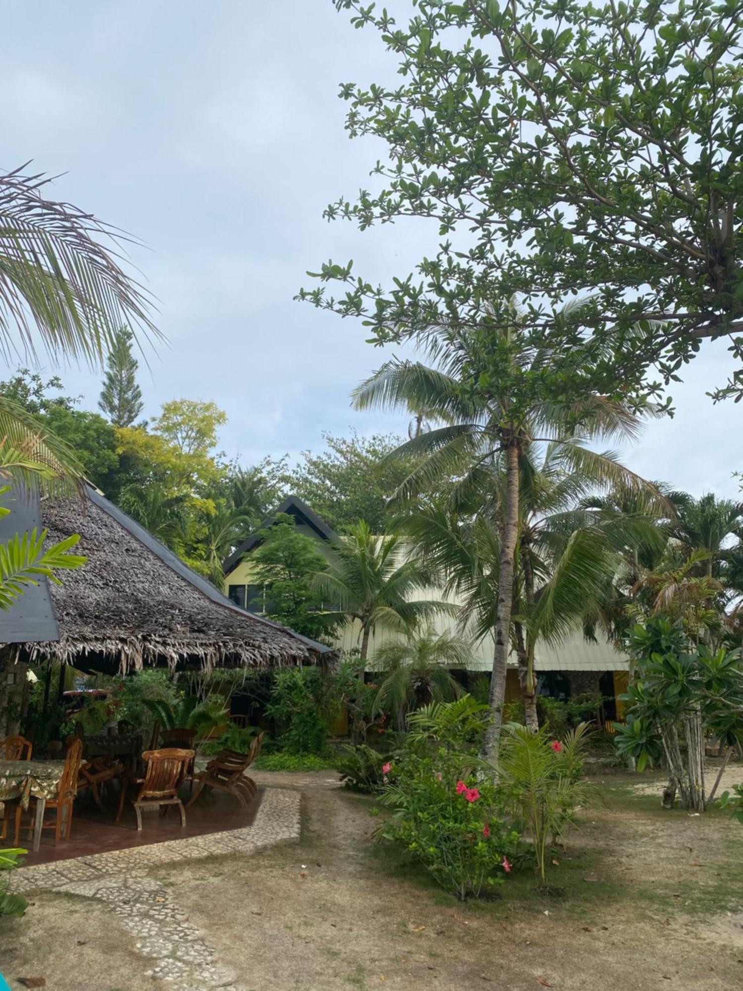 Ravenala Beach Bungalows Moalboal Buitenkant foto