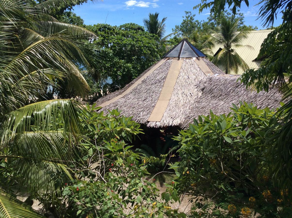 Ravenala Beach Bungalows Moalboal Buitenkant foto
